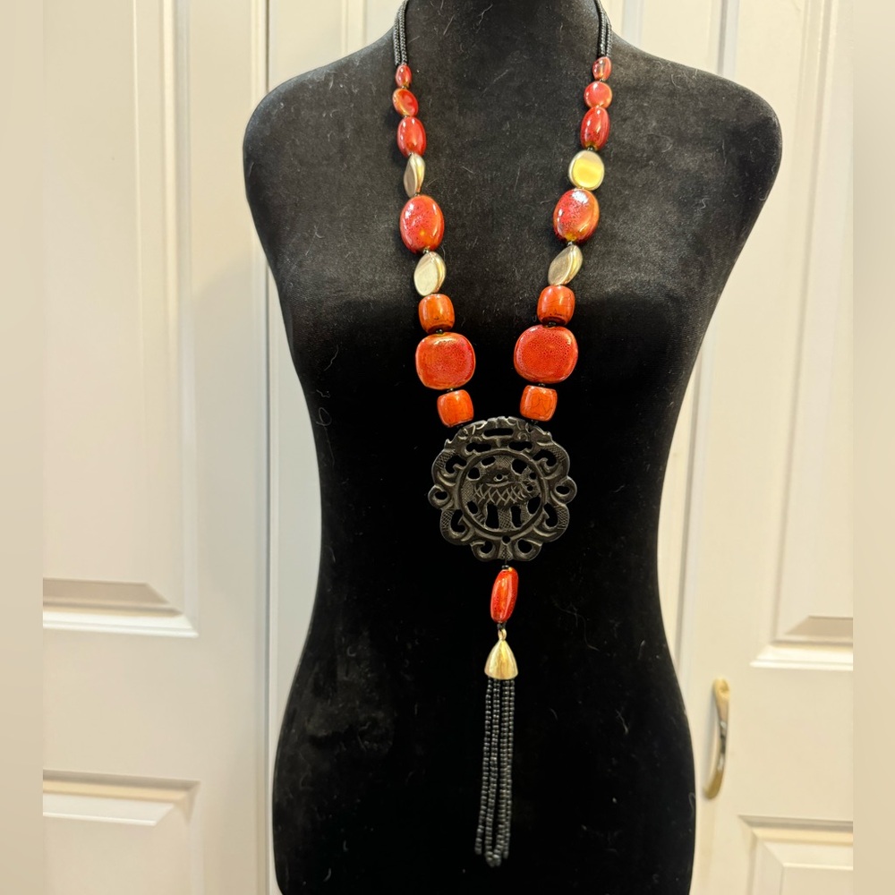 CHICO’S Oriental chunky necklace